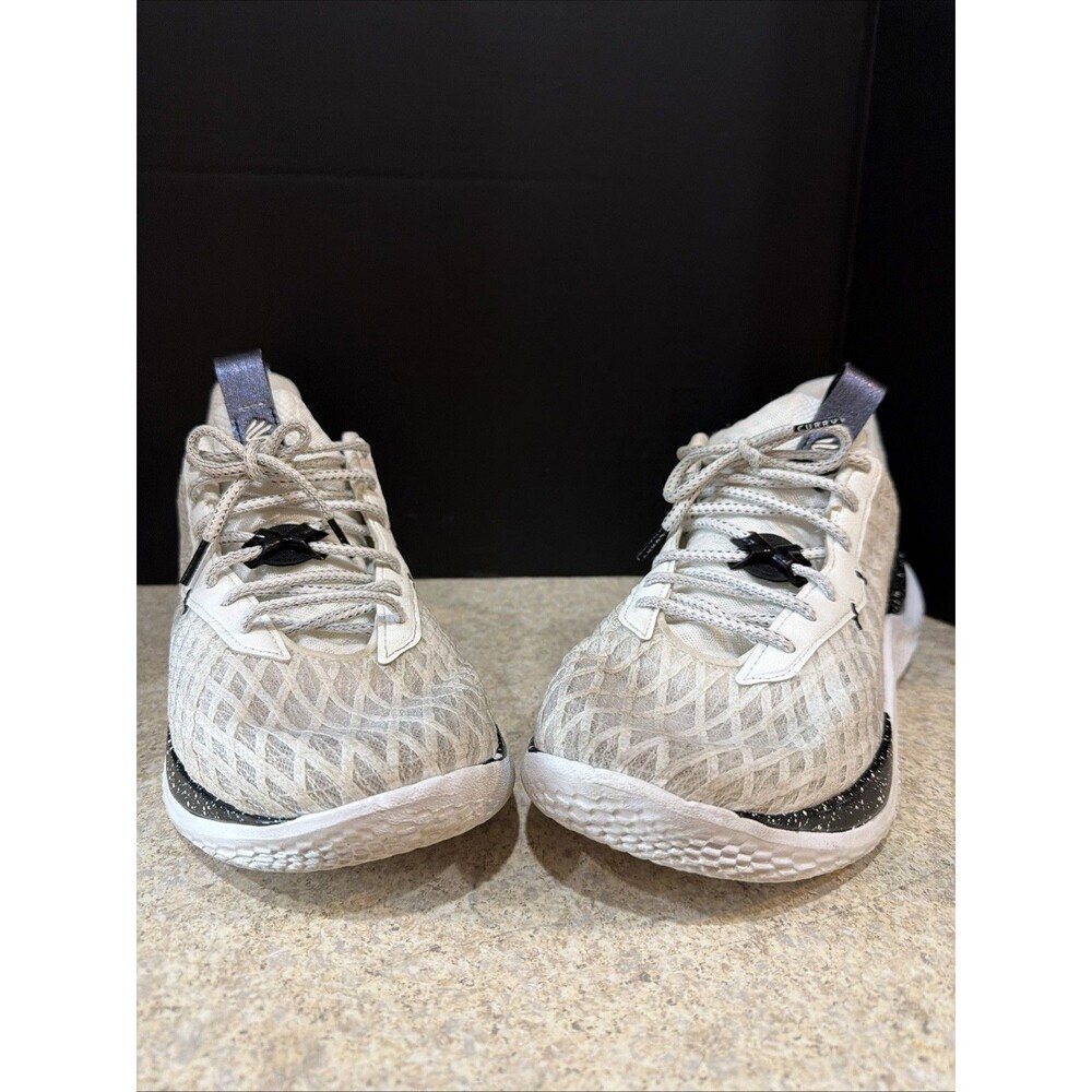 Under  Armour Curry Flow 10 White Black Basketball Shoes 3026624-100 size 13